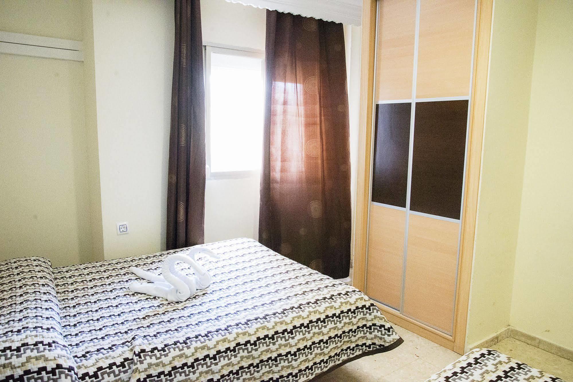 Hostal La Campana Ла-Линеа-де-ла-Консепсьон Экстерьер фото
